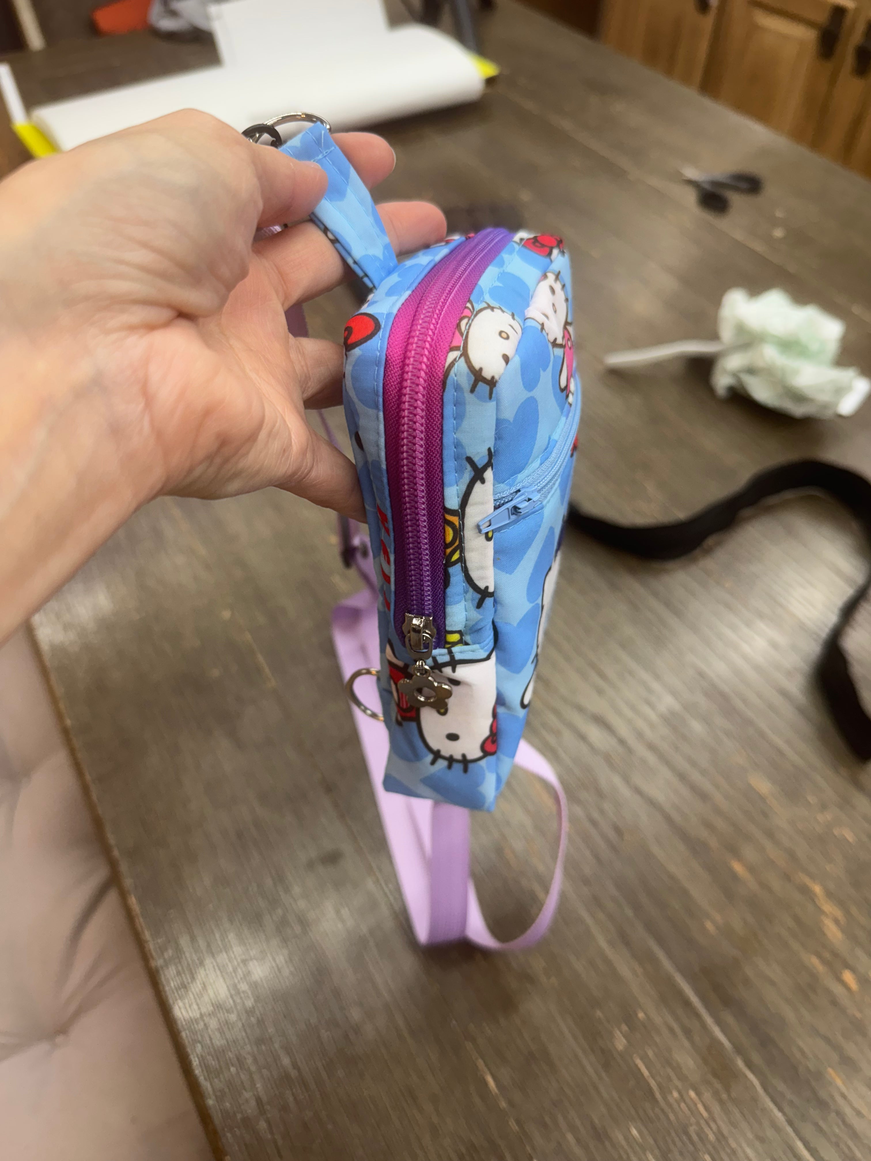 Hello kitty small cellphone sling bag